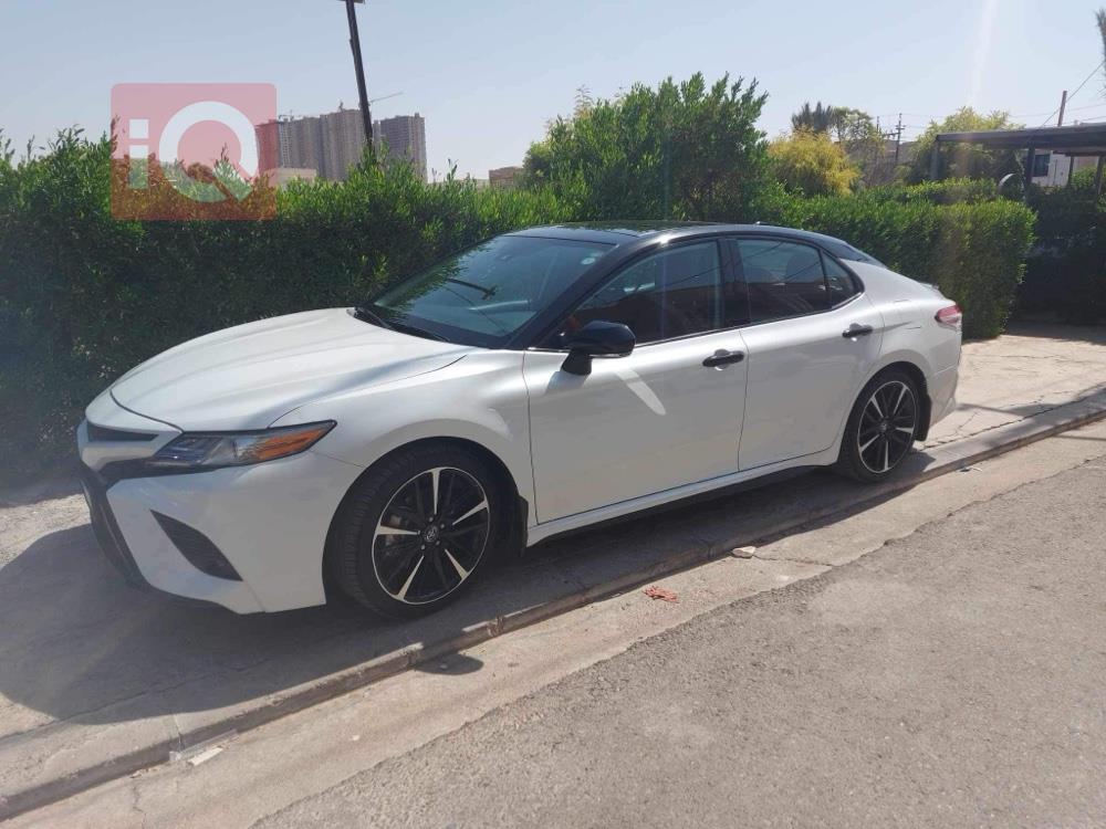 تۆیۆتا کامری